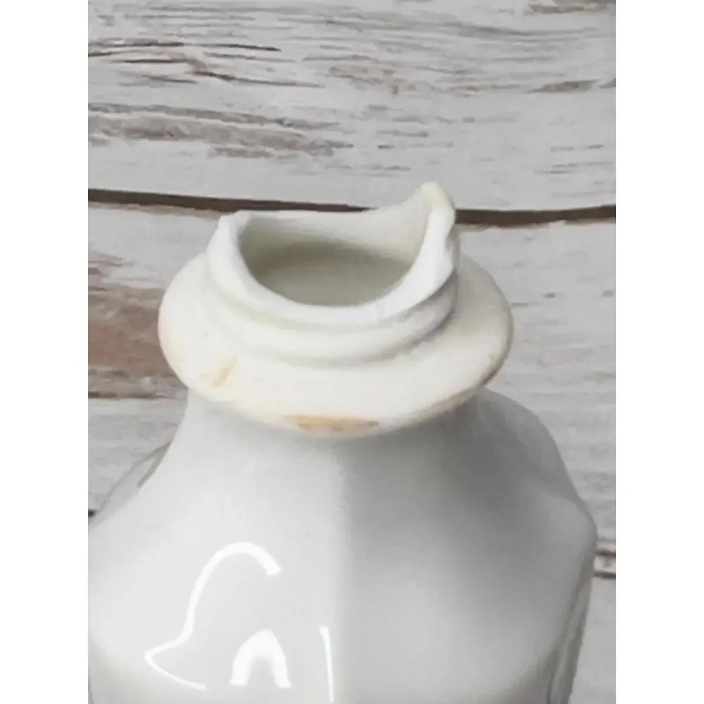 Vintage 1952 Porcelain Salt and Pepper Shakers‎ with Hand-Painted Violets